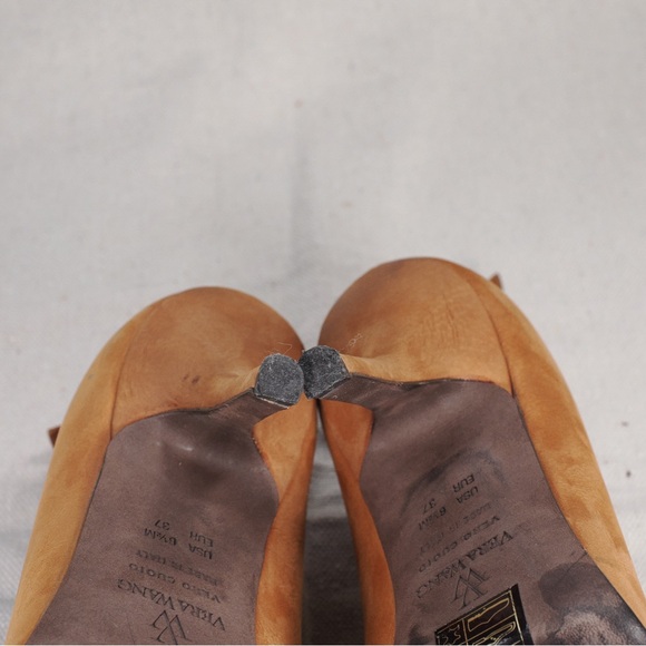 Vera Wang Brown Leather Suede Heels Made in Italy - Size 6 1/2 - Picture 13 of 15